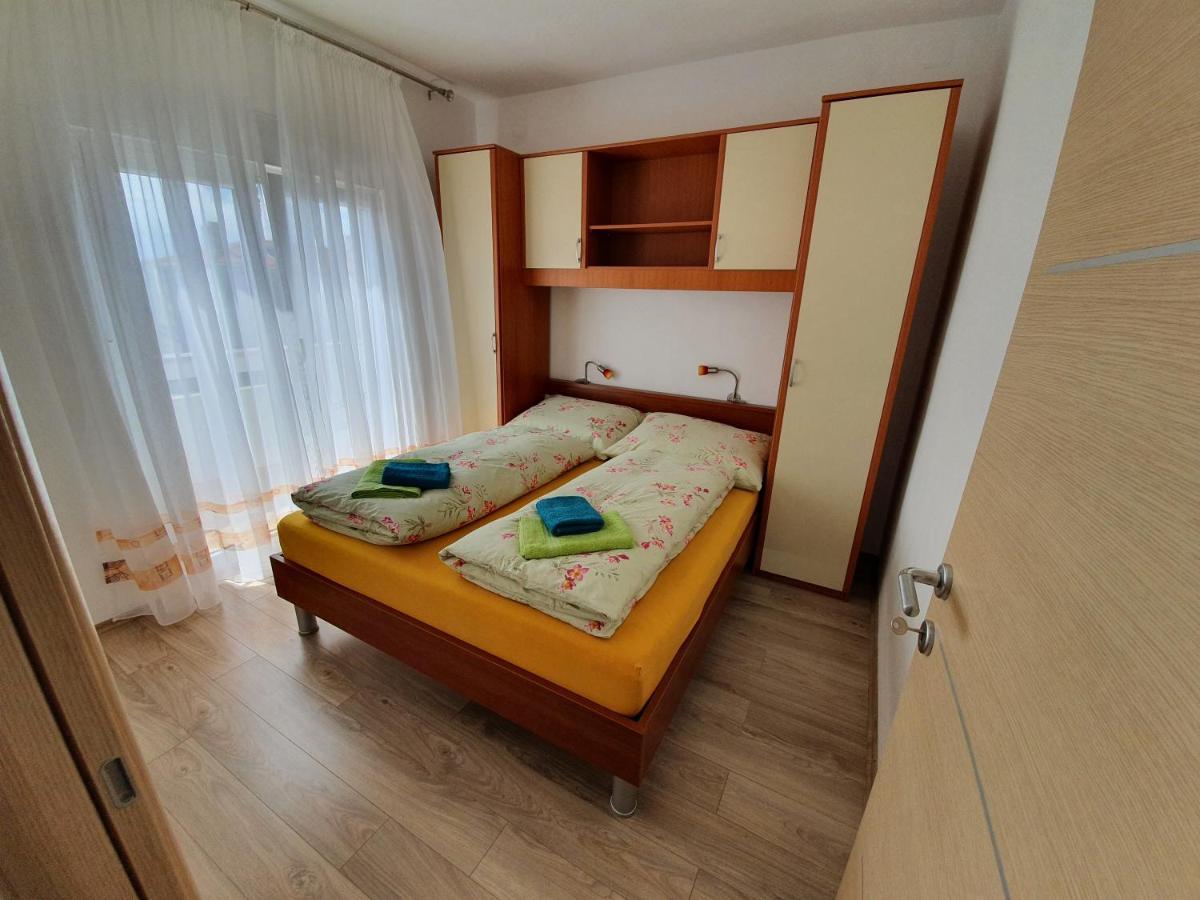 Apartmani Bozic-Tokic Крк Экстерьер фото